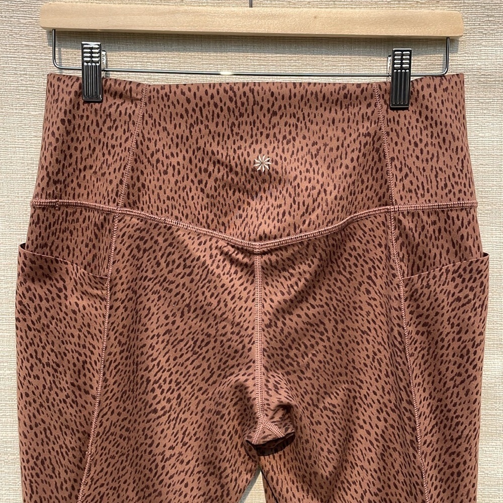 Athleta Salutation Stash Pocket ll Printed 7/8 Tight Shanti Animal Beige Sz Larg - Picture 8 of 10